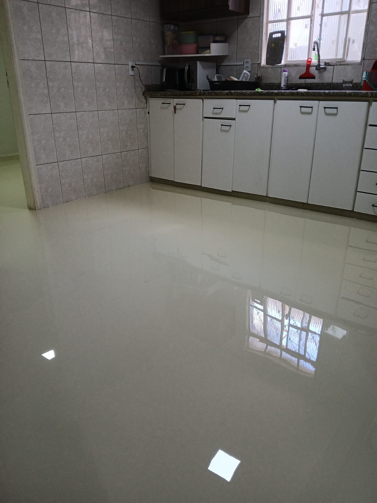 Piso epóxi autonivelante de alto padrão
